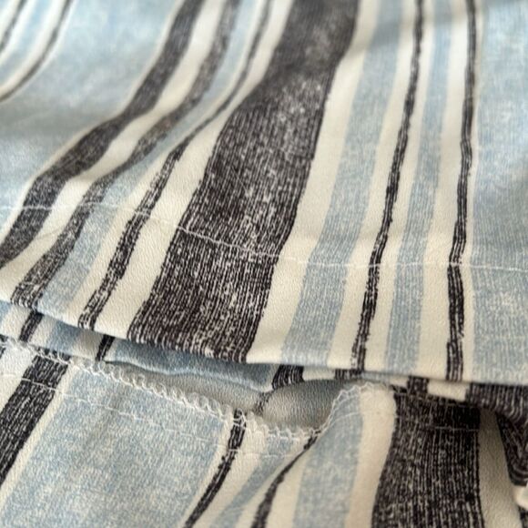 šJumpāsuitāblueāstriped - Picture 2 of 3